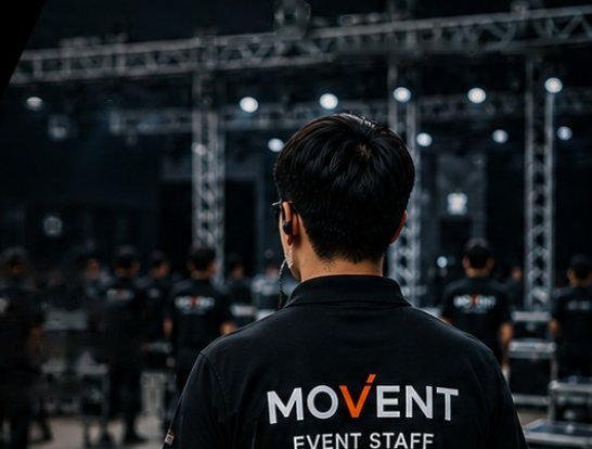 무대 뒤에서 현장을 지키는 MOVENT 이벤트 스태프